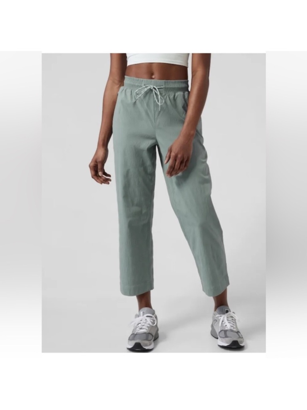 Athleta Trekkie Straight Crop Pants size 10